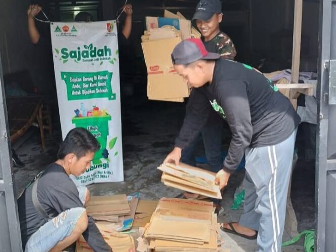 
					Sajadah, Usaha Kemandirian Ansor Ranting Jombang