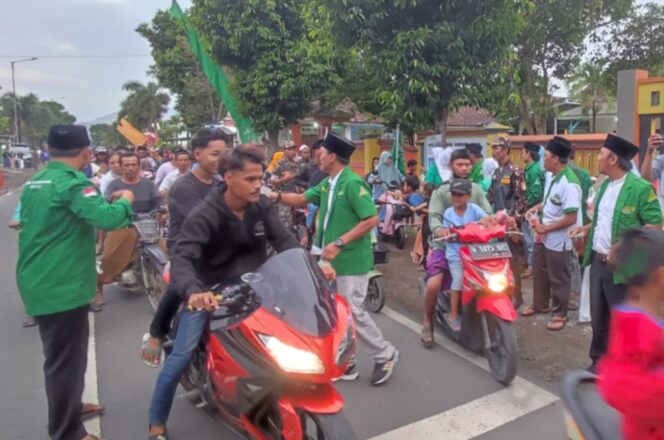 
					Kompak, Ansor Puger dan Fatayat Ranting Mojosari Berbagi Takjil