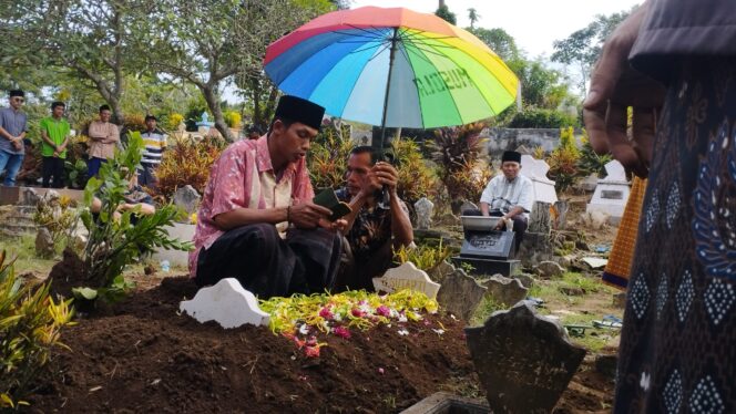 
					Dua Tugas, Satu Hati: Pengabdian Imam Baweh Sebagai Ansor dan Mudin di Mundurejo